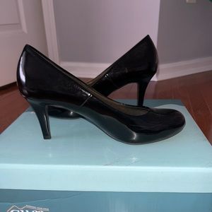 🚨SOLD🚨Black Acrylic Heel